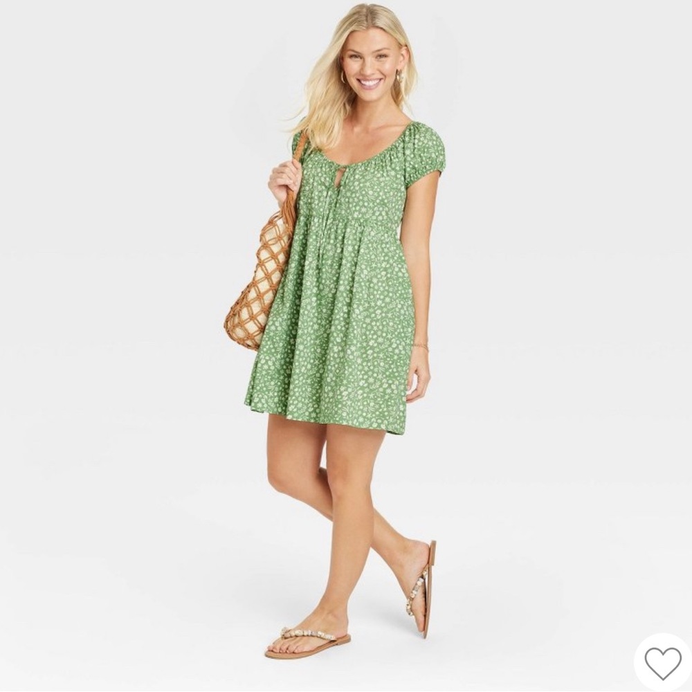 NWT Universal Thread puff short sleeve day dress green with white flowers large